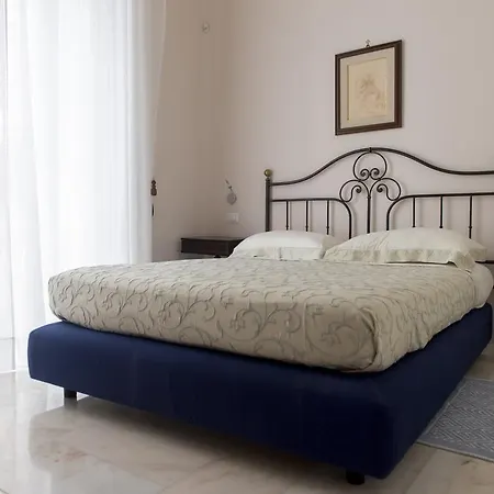 Casa San Carlo Neapol